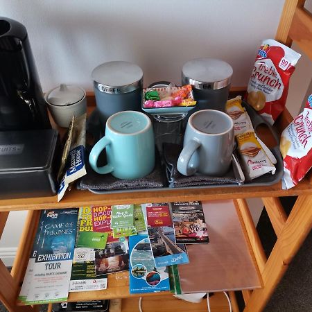 Bright And Cozy Room With Double Bed, Private Bathroom Not Ensuite, Breakfast To Go ダブリン エクステリア 写真